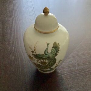 Amphora. Vase in porcelain